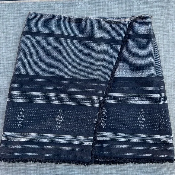 EUC Loft Skirt Sz 6 - Picture 1 of 4